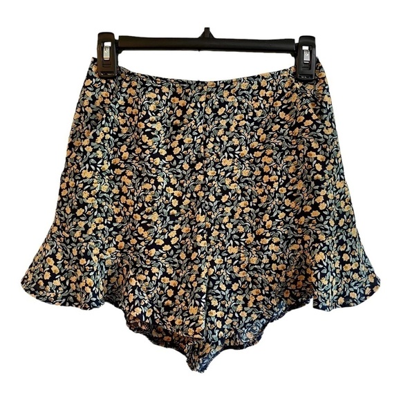 SHE+SKY, NWOT,WOMENS DRESSY SHORTS. NAVY BACKGROUND,YELLOW FLORAL PRINT. SIZE S - Picture 1 of 7